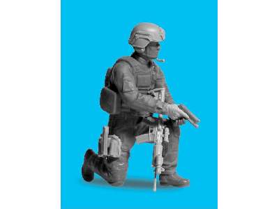 S.W.A.T. Team (4 figures) - image 4