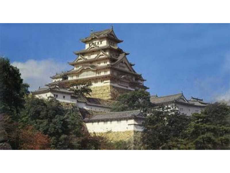 Himeji Castle - image 1