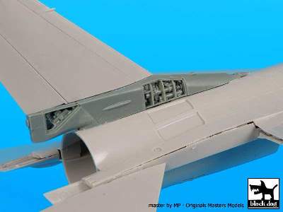 F-16 C Tail Electronics For Tamiya - image 2