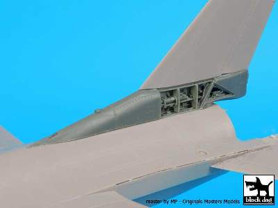 F-16 C Tail Electronics For Tamiya - image 4