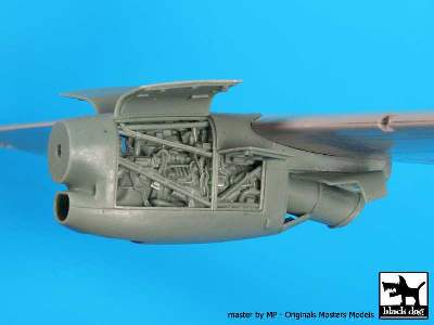 C-27 J Spartan 1 Engine For Italeri - image 1