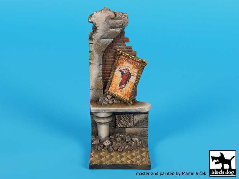 Ruined House With Painting Base (50x50mm) - image 1