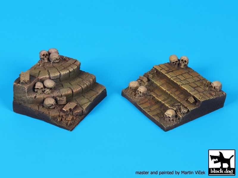 Stairs With Skulls For 75 mm Figures (50x50/55x55 mm) - image 1