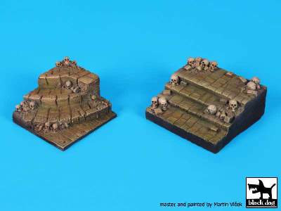 Stairs With Skulls For 54 mm Or 1/35 Figures (50x45/55x55 mm) - image 3