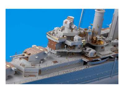 HMS Cornwall 1/350 - Trumpeter - image 4