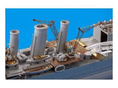 HMS Cornwall 1/350 - Trumpeter - image 6