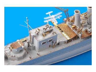 HMS Cornwall 1/350 - Trumpeter - image 11