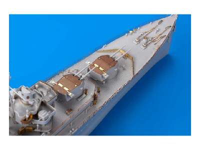 HMS Cornwall 1/350 - Trumpeter - image 15