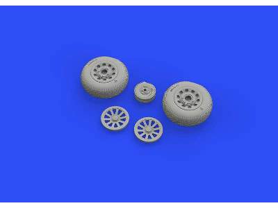 P-51D wheels pointed cross tread 1/48 - Eduard - image 1