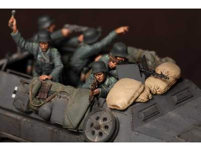 German Panzergrenadier 1 Figure - image 2