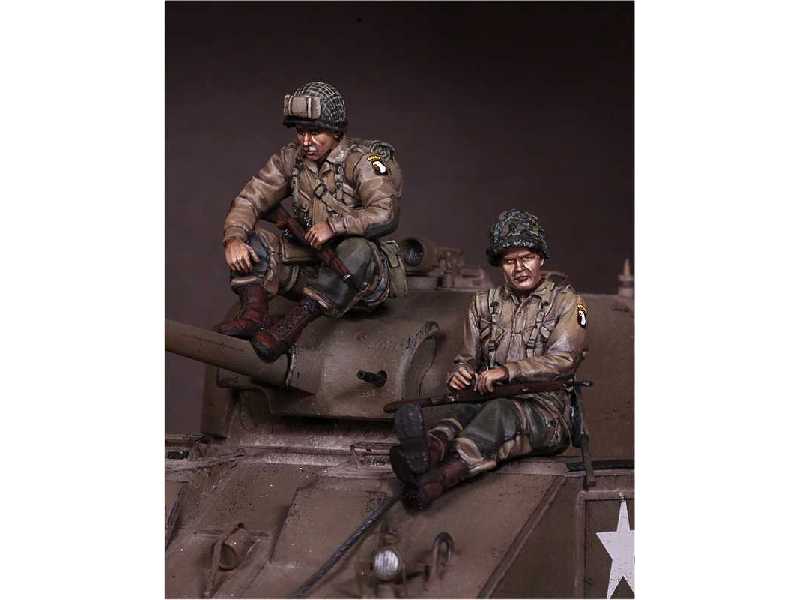 U.S. Army Airbornes On Sherman - image 1