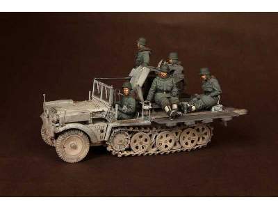 Crew For Sd.Kfz.10/4 Fur 2cm Flak 30 (For Dragon 6676) - image 2