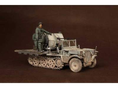 Crew For Sd.Kfz.10/4 Fur 2cm Flak 30 (For Dragon 6676) - image 6