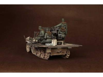 Crew For Sd.Kfz.10/4 Fur 2cm Flak 30 (For Dragon 6676) - image 11