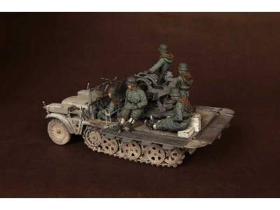 Crew For Sd.Kfz.10/4 Fur 2cm Flak 30 (For Dragon 6676) - image 17