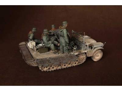 Crew For Sd.Kfz.10/4 Fur 2cm Flak 30 (For Dragon 6676) - image 23