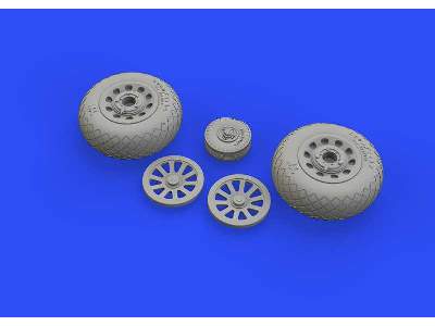 P-51D wheels diamond tread 2 1/48 - Eduard - image 3