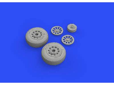 P-51D wheels rhomboid treat 1/48 - Eduard - image 2