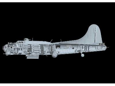 B-17G Flying Fortress Late Production - image 10