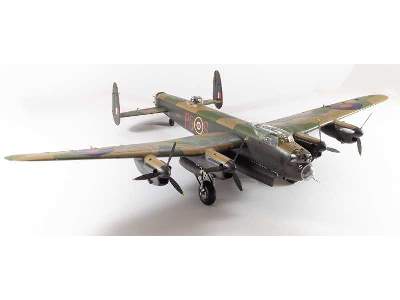 Avro Lancaster B Mk. 1 - image 2