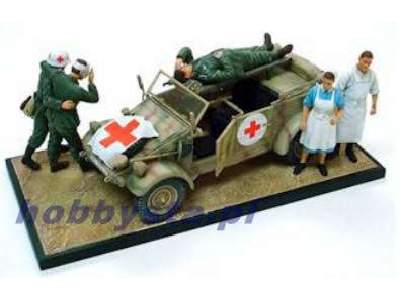 German medical troops w/Kubelwagen - image 1