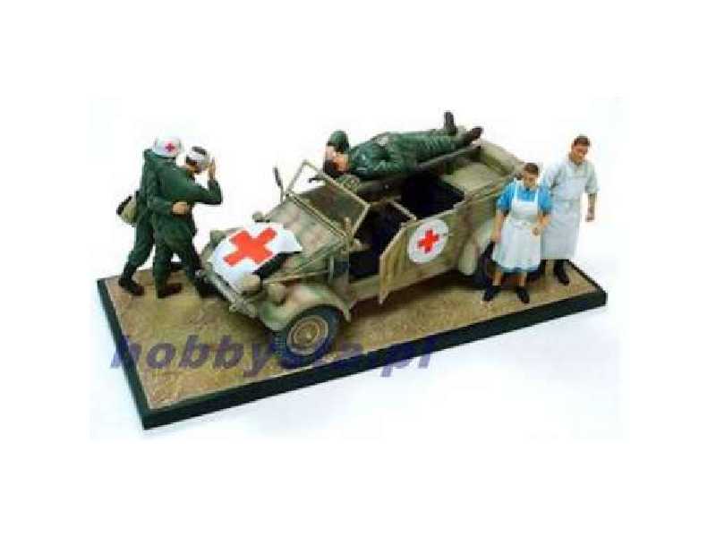 German medical troops w/Kubelwagen - image 1