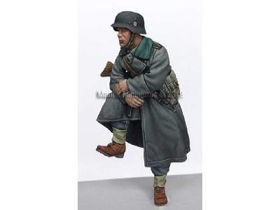 German Soldier (Late War) - image 2