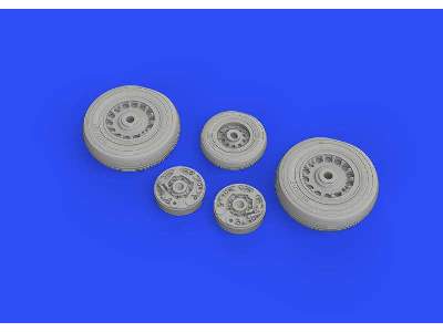 Buccaneer S.2C wheels 1/72 - Airfix - image 2