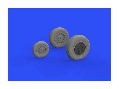 Buccaneer S.2C wheels 1/72 - Airfix - image 5