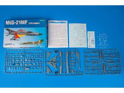 MiG-21MF Interceptor 1/72 - image 3