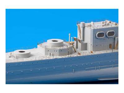 HMS Cornwall 1/350 - Trumpeter - image 8