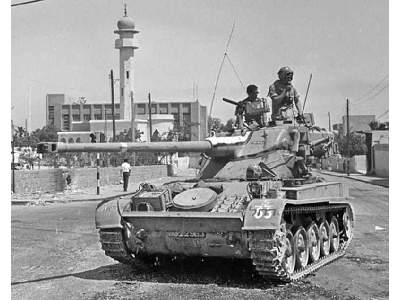 AMX-13/75 light tank - image 8