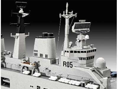 HMS Invincible (Falkland War) - image 3