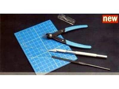 Plastic modelling tool set - image 1