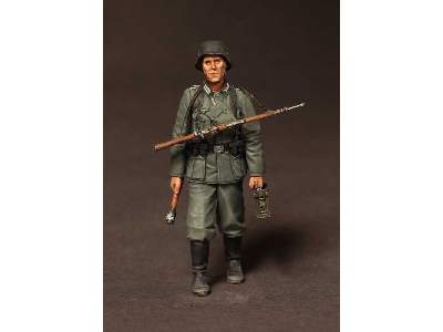 The German Infantryman On March. 1939-42 - image 2