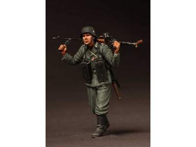 The German Infantryman With Anti-tank Rifles Pzb-39 - image 3