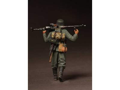 The German Infantryman With Anti-tank Rifles Pzb-39 - image 7