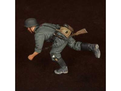 German Panzergrenadier - image 3