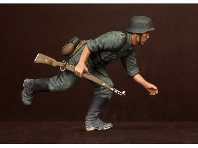 German Panzergrenadier - image 4