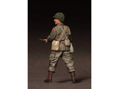 Sergeant And Radio Operator 82st Airborne In Battle. WW Ii 2 Fig - image 6