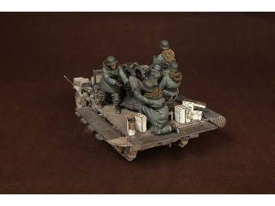 Crew For Sd.Kfz.10/4 Fur 2cm Flak 30 (For Dragon 6676) - image 1