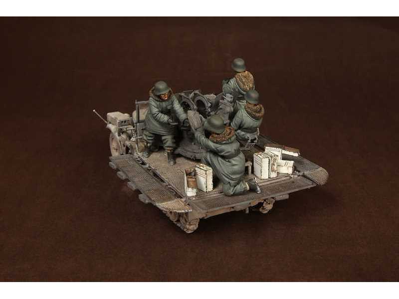 Crew For Sd.Kfz.10/4 Fur 2cm Flak 30 (For Dragon 6676) - image 1