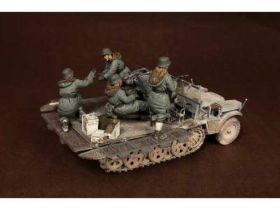 Crew For Sd.Kfz.10/4 Fur 2cm Flak 30 (For Dragon 6676) - image 7