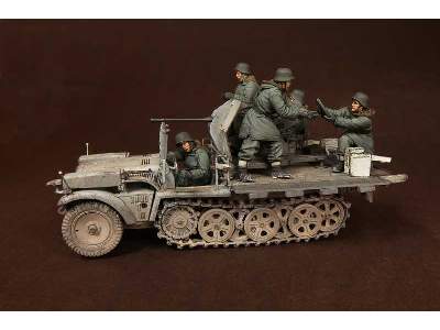 Crew For Sd.Kfz.10/4 Fur 2cm Flak 30 (For Dragon 6676) - image 22