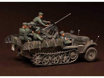 Crew For Sd.Kfz.10/4 Fur 2cm Flak 30 (For Dragon 6739) 6 Figures - image 1