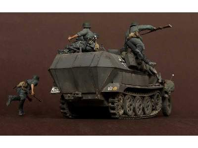 German Panzergrenadiers In  Battle. WW Ii 5 Figures Set - image 14