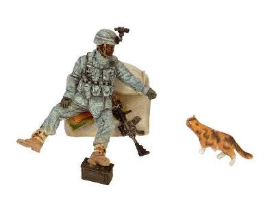 American Soldier With Cat - image 1