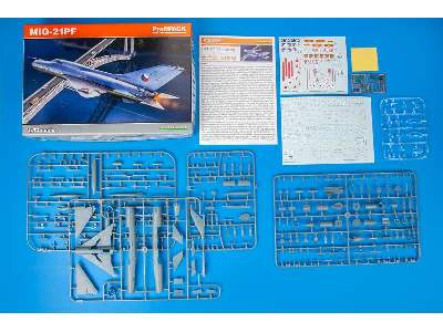 MiG-21PF 1/72 - image 2