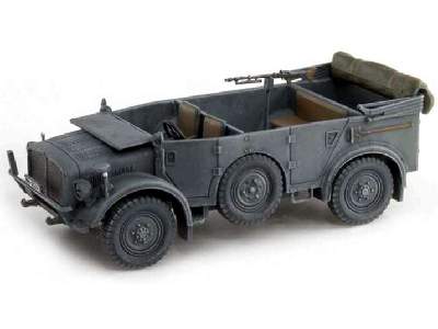 Heavy Uniform Personnel Vehicle Type 40 - image 1