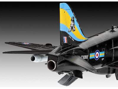 BAe Hawk T.1 - image 3